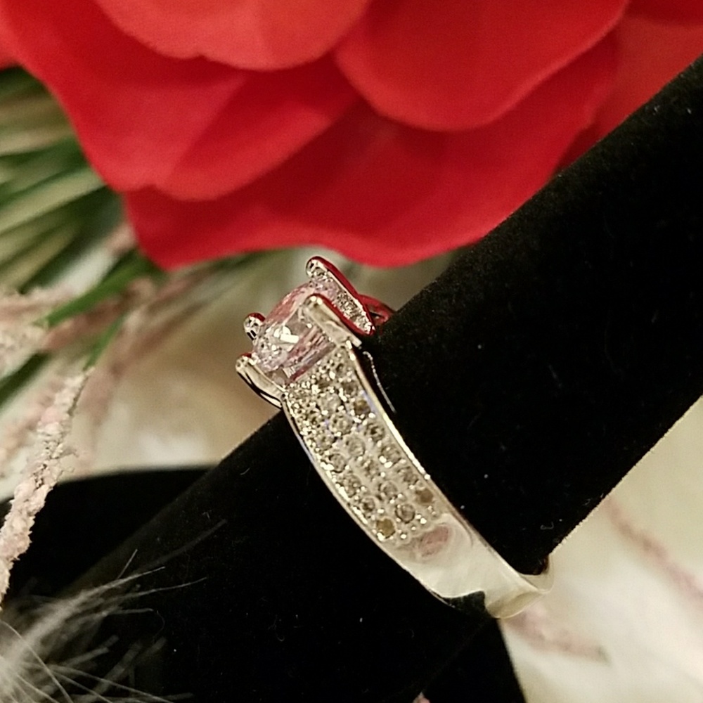 WHITE TOPAZ CZ ENGAGEMENT RING - Picture 3 of 5